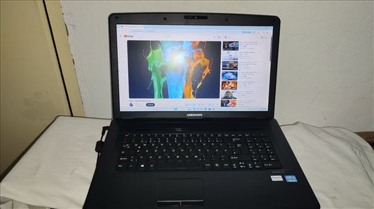 17.3 inch i5 3230M,8gb ddr3,hd graphic 4000,ssd 12