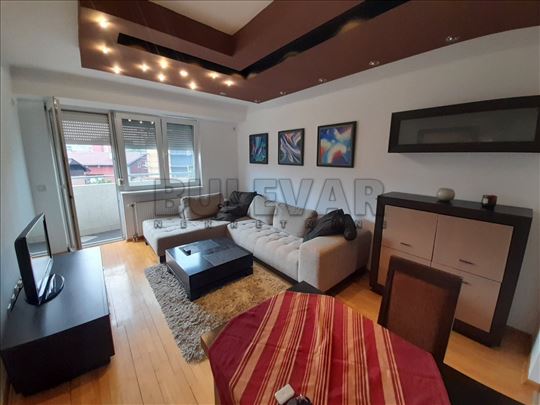 Izdaje se jednoiposoban stan, Cair, 40m2