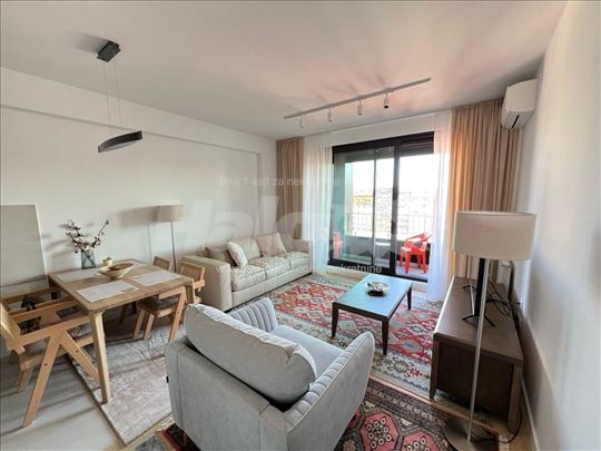 Kdistrict,2 sobe,lux,garaza