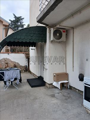 Na prodaju kuća u Jabučaru