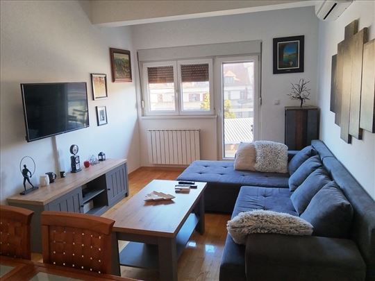 Oblakovska Autokomanda Savski venac 42 m2, 2,0 3/3