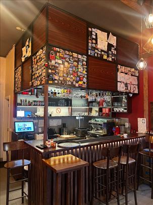 Rasprodaja komoletnog inventara kafića