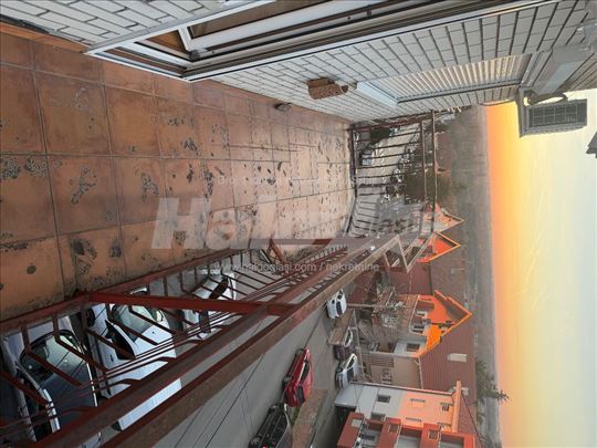 Stan bele vode namesten