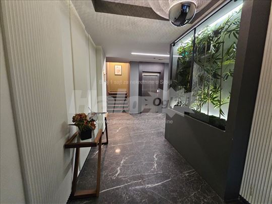 2.0 стан у Димитрија Туцовића нов, са гаражом