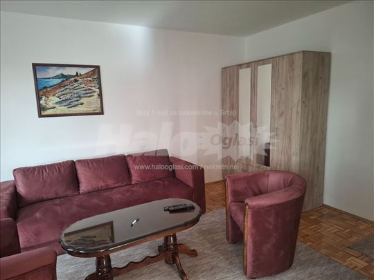 Dvosoban stan u Zemunu 60m2, Retenzije