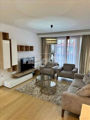 Porodicni stan na Vracaru, sa garazom