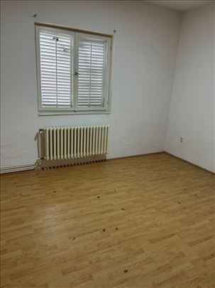 Prvomajska Zemun  za kancelariju / magacin