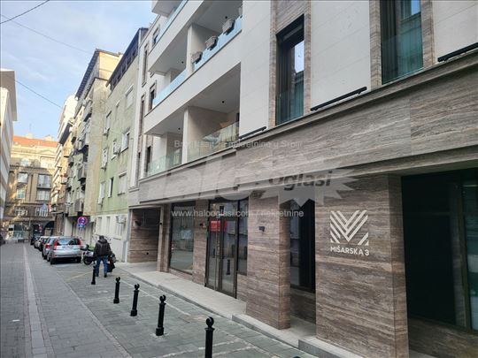 Vlasnik izdaje  garažno mesto, Cvetni trg-Mišarska