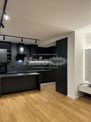 Vukov spomenik-Penthouse 95m2 sa 2 garažna mesta