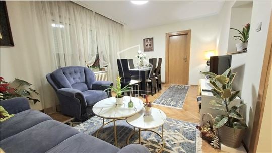 Centar, mereno 85m2, sa dva parking mesta ID#13501