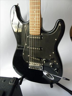Divna replika čuvene Gibson les pol, AXMAN crna eg