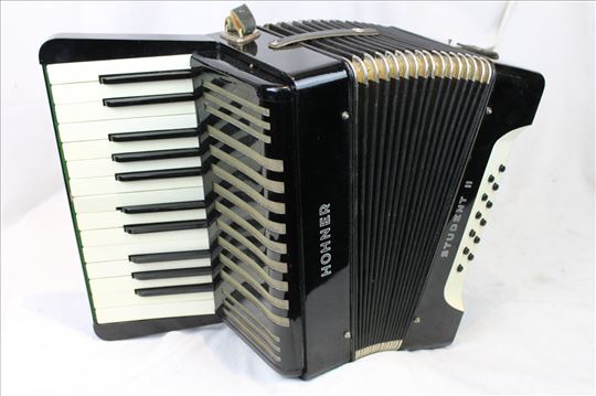 HOHNER STUDENT II 16 basova dečja harmonika za uzr