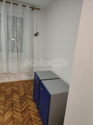 Izdajem garsonjeru u Braće Jerković.