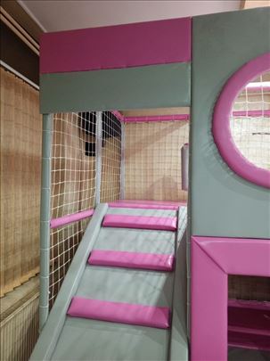 Na prodaju oprema za igraonicu