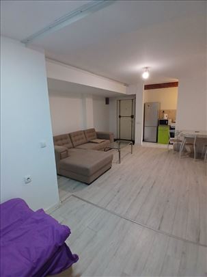 Tasmajdan kod Pravnog fakulteta 