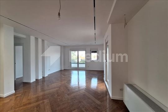 Crnogorska - 01 - Zemun