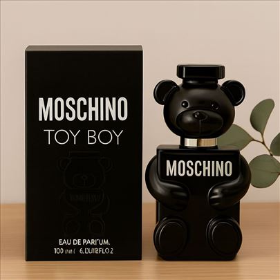 Moschino – Toy Boy