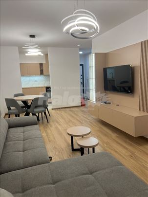 Namešten stan 46 m², novogradnja – garaža u ceni