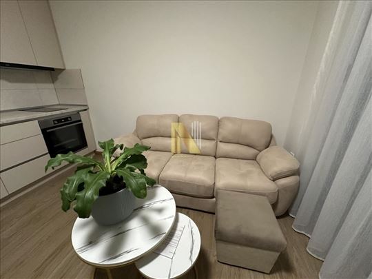 Nov, neuseljavan jednoiposoban stan sa parking mes