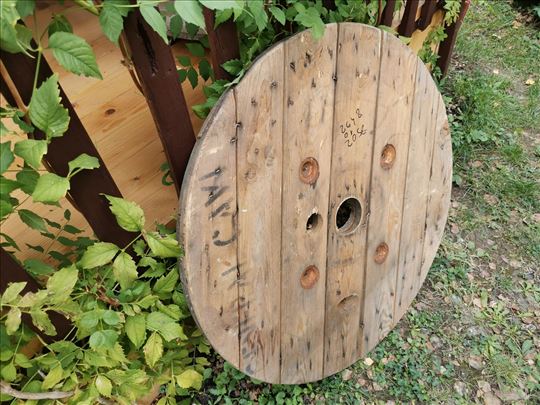 Okrugla ploča za sto retro