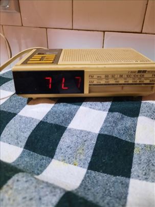 Radio sat Philips D3040
