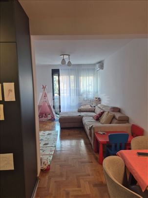 Zvezdara, Olimp - Dvosoban stan sa garažnim mestom