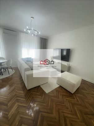 Centar Trosoban Stan 1200 Eura