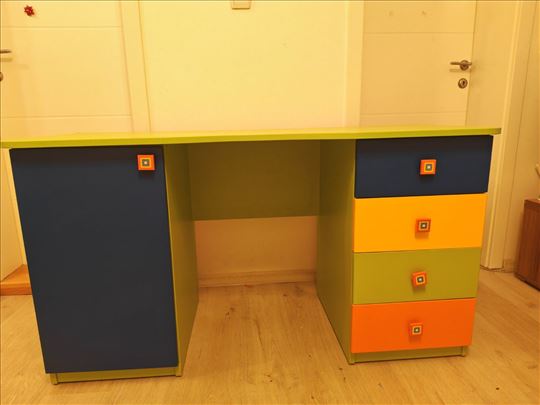 Dečiji radni sto - za decaka ili devojcicu