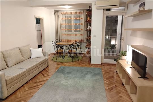 Dedinje - u blizini Belog Dvora