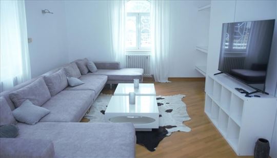 Izdaje se veći stan na luksuzno lokaciji ID#1662