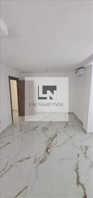 Kompletno renoviran prazan stan