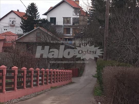 Kuca sa 4 etaze u Barajevu