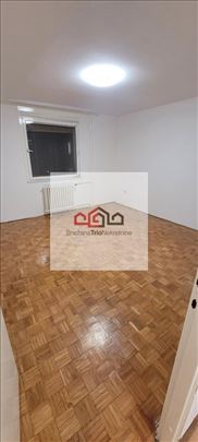 Liman 3 Prazan  Dvosoban Stan 400 Eura