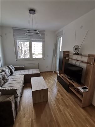 NS Skver-dvosoban nov namešten stan 39m2-350e