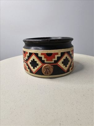 Posuda inspirisana dizajnom Inka