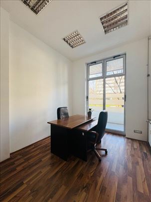 Retko u ponudi, poslovni prostor, garaza