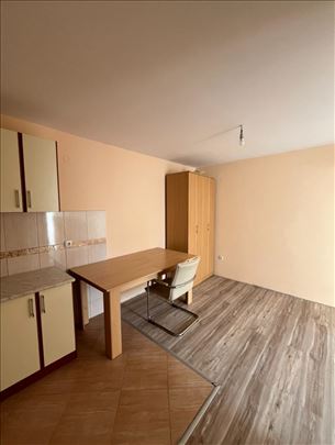 Troiposoban stan Batajnica