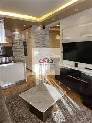 Trosoban   Stan Sa GaraŽnim Mestom 800 Eura