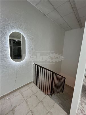 Zemun svetao, topao, renoviran, lep lokal od 70 m2