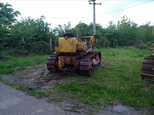 Buldozer tg 75 tg 50 u delovima