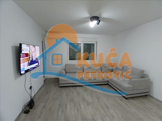 Izdaje se dvoiposoban stan u blizini crkve Sv. Pan