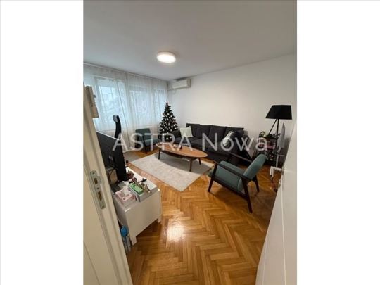 Beo Šoping centar-Uknjižen 2.0 stan