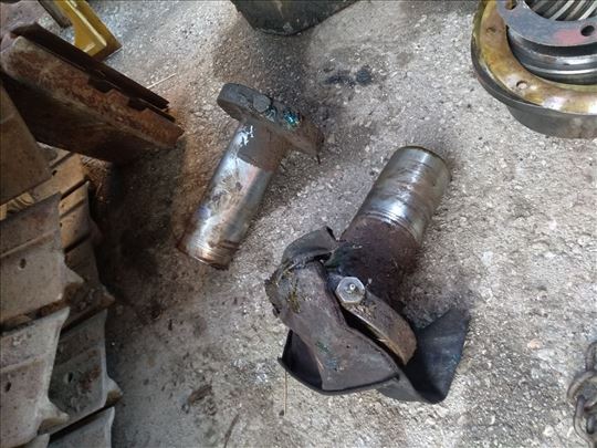 Cilindar za zatezanje gusenice za buldozer tg 140