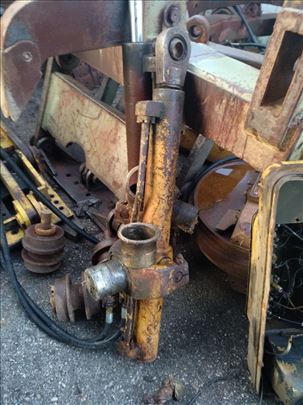 Cilindri za buldozer tg 140