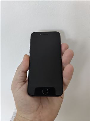 Iphone 7 128gb crni (2)