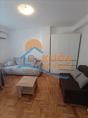 Izdaje se garsonjera 27m2 u blizini Šojke!