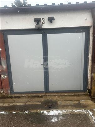 Izdajem garažu / magacin