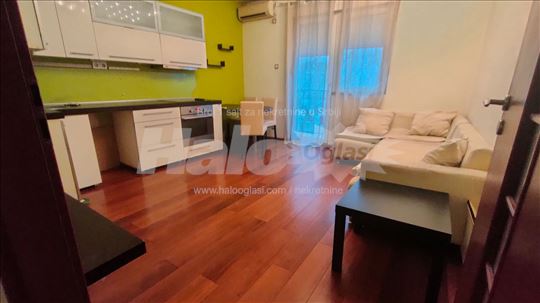 Izdajem jednosoban stan 40m2 kod djeram pijace