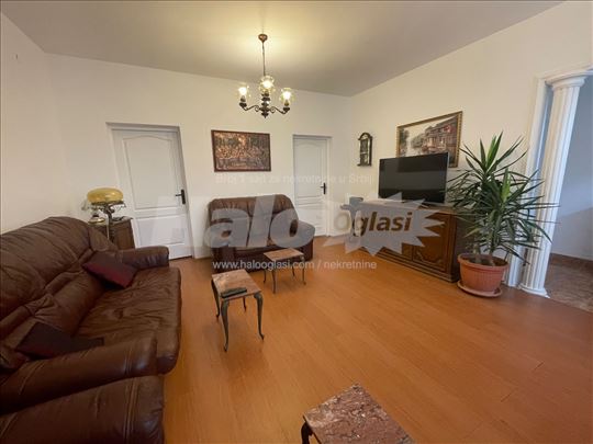 Miljakovac 1, donji stan kuće, 52 m2