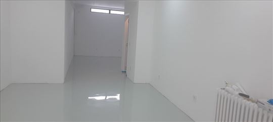 Novi Beograd, Sava centar, 42m2, prizemlje, izlog 